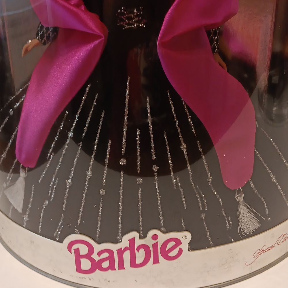 Barbie Collection Happy Holidays Doll Special Edition (1998 Mattel) - Picture 5 of 7